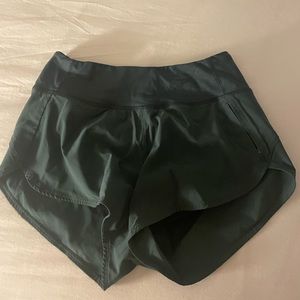 Outdoor Voices Hudson 2.5 inch shorts